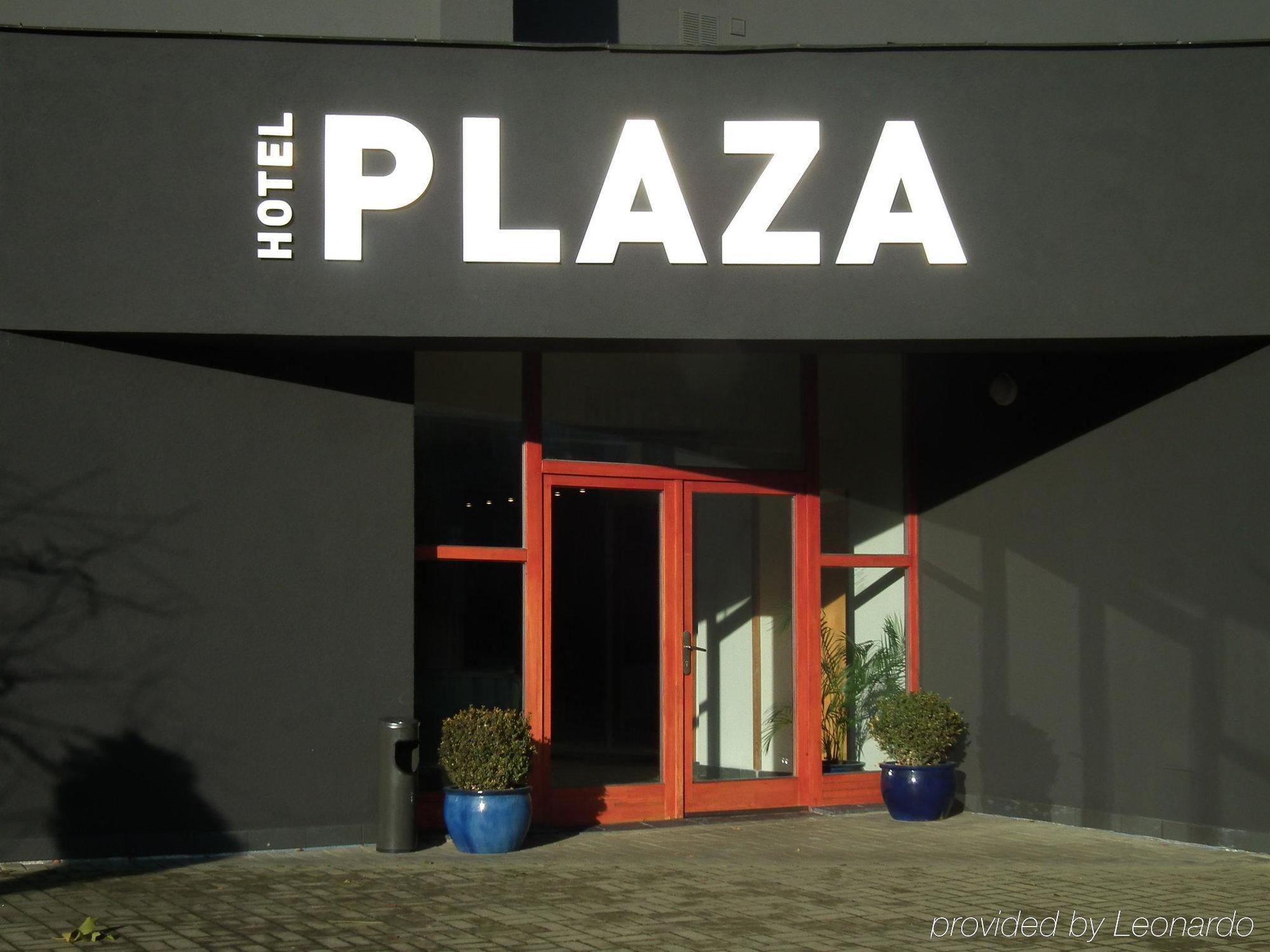 Hotel Plaza มลาดาโบเลสลัฟ ภายนอก รูปภาพ